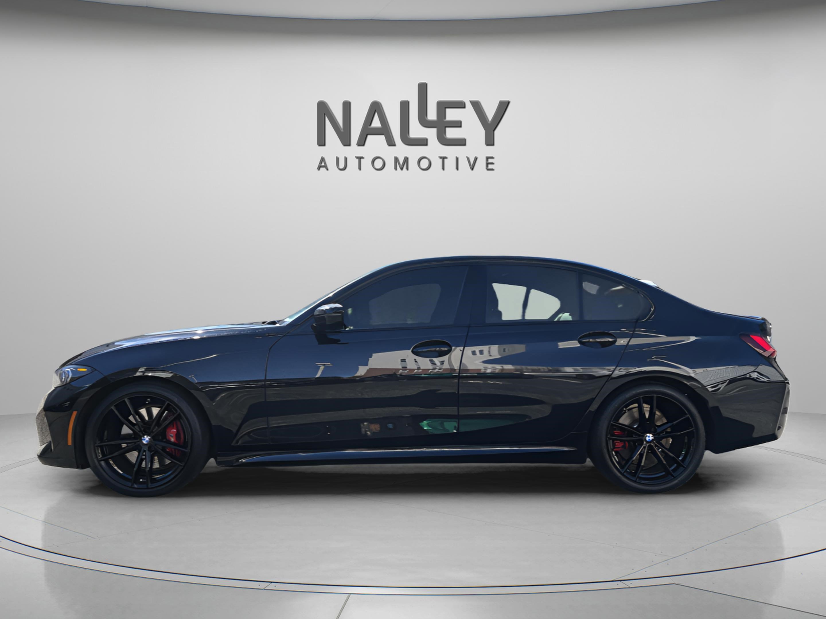 Used 2023 BMW 330i Sedan w/ M Sport Package image 2