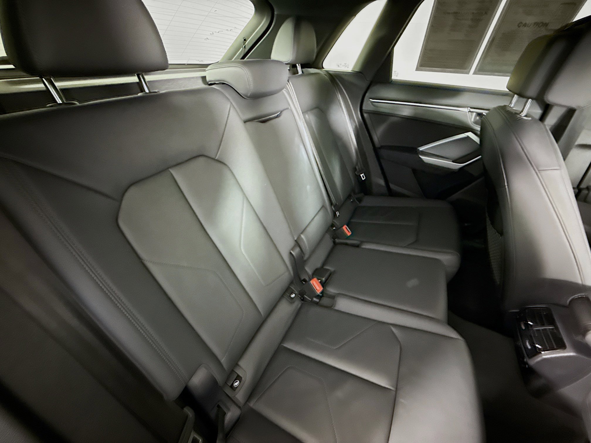 Used 2025 Audi Q3 2.0T Premium image 34