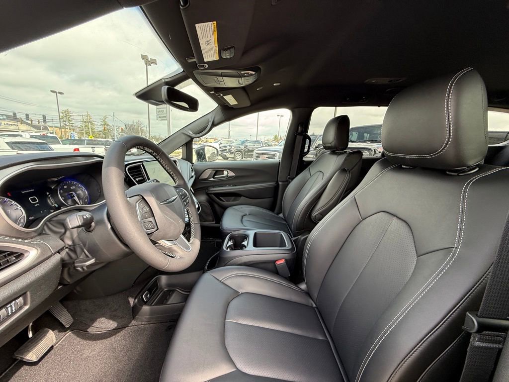 New 2026 Chrysler Pacifica Select image 12