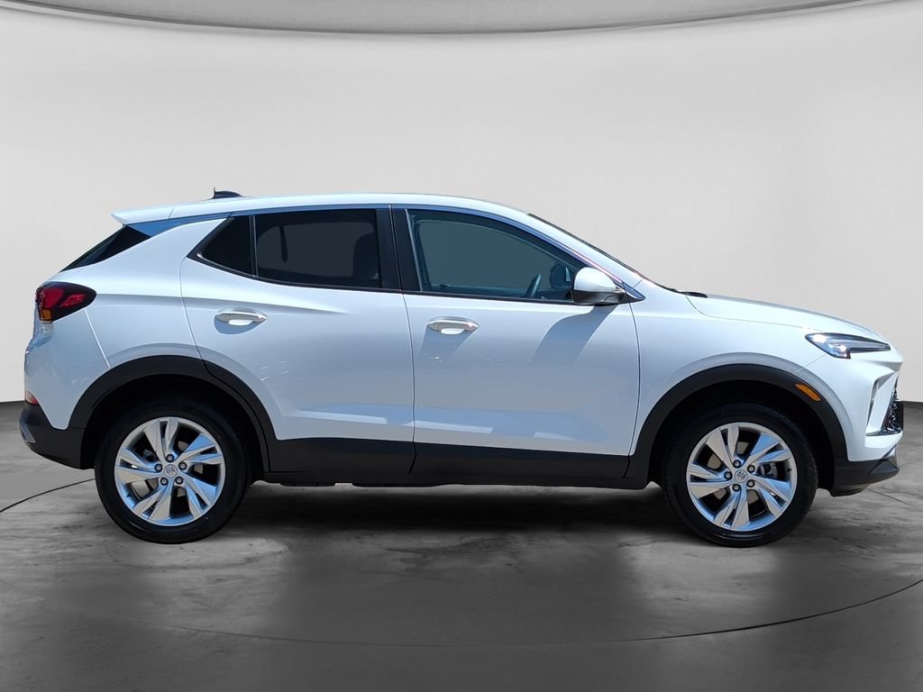 Used 2024 Buick Encore GX Preferred w/ Comfort Package AWD/4WD image 8