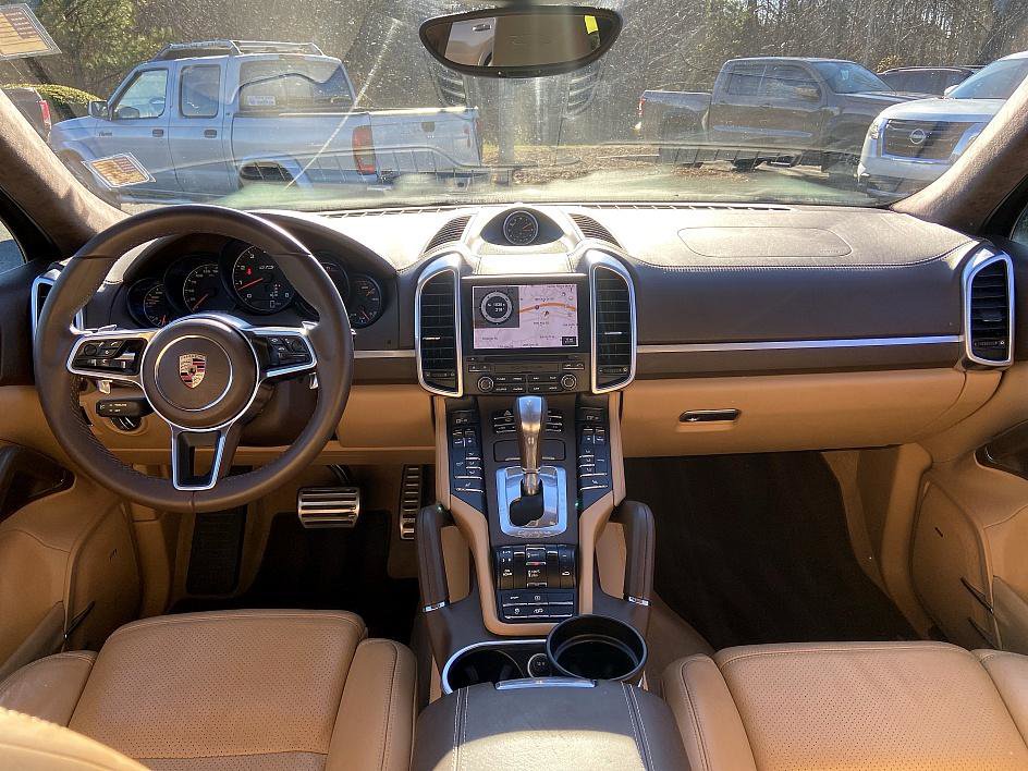 Used 2018 Porsche Cayenne GTS image 15