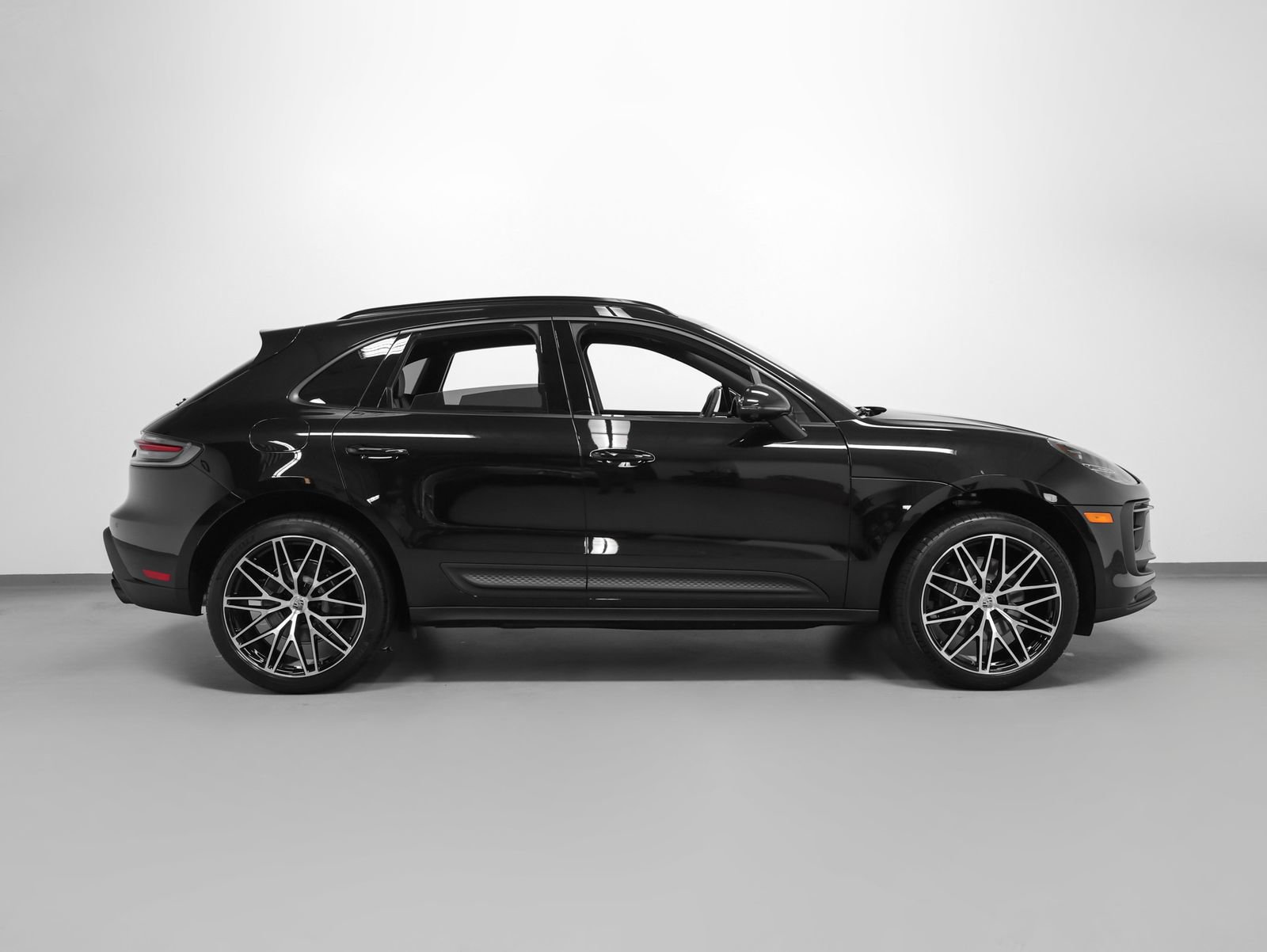 New 2026 Porsche Macan AWD/4WD image 13