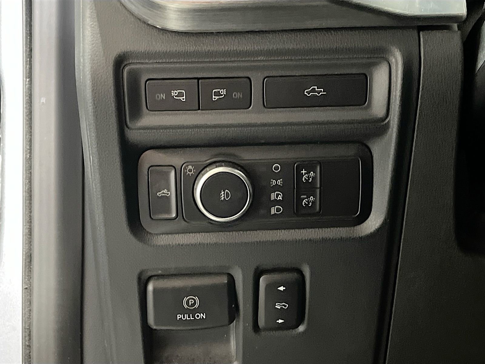 Used 2021 Ford F150 Lariat w/ FX4 Off-Road Package image 10