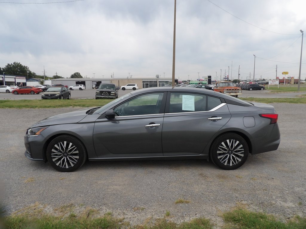 Used 2024 Nissan Altima 2.5 SV