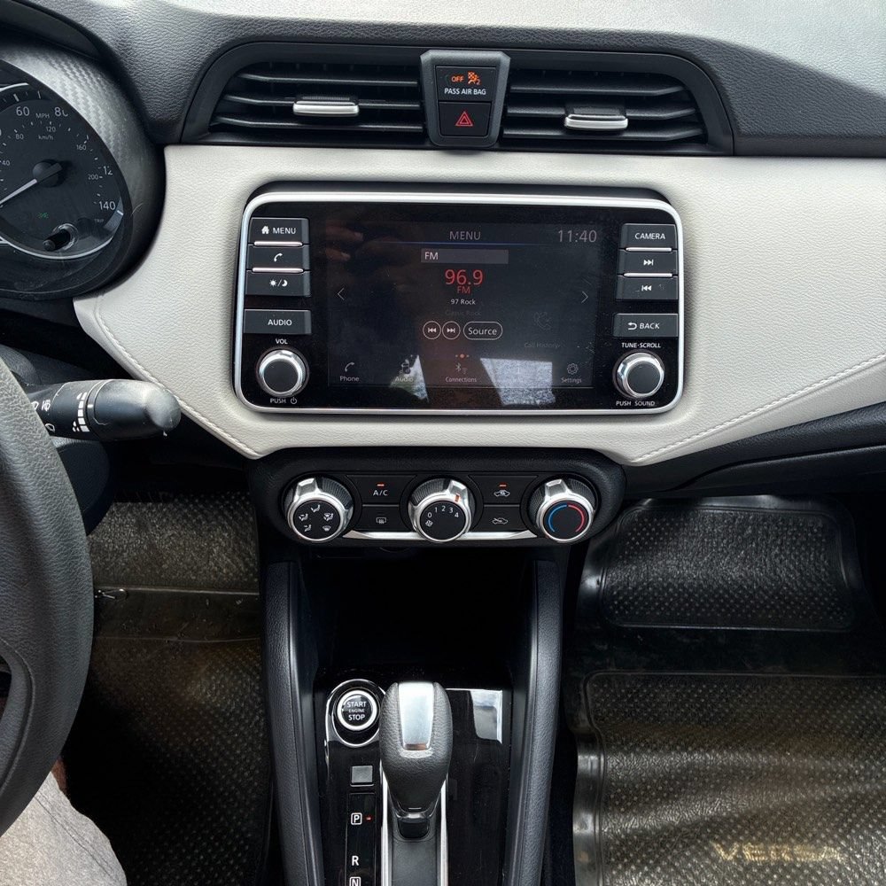 Used 2021 Nissan Versa SV FWD image 7