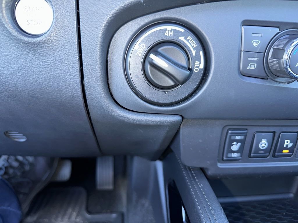 Used 2022 Nissan Frontier PRO-4X w/ Pro-4X Premium Package image 29