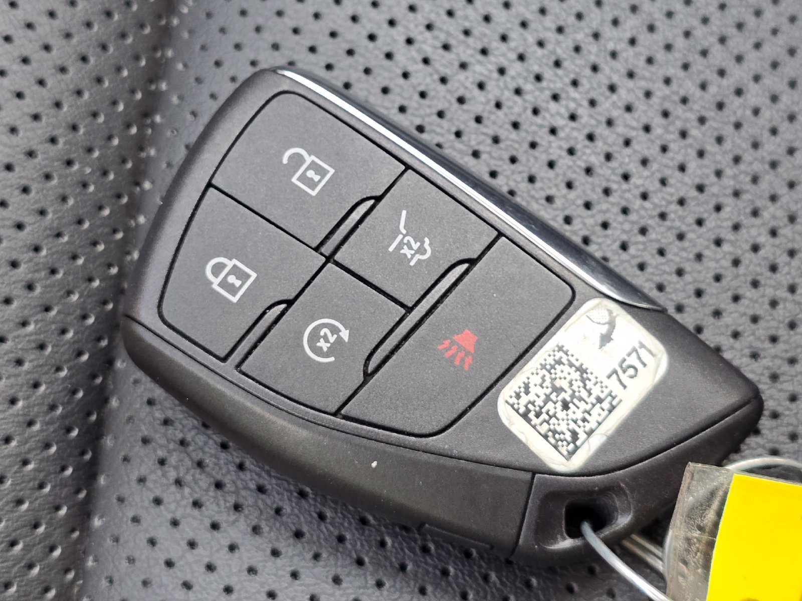 Used 2023 Buick Envision Essence AWD/4WD image 32