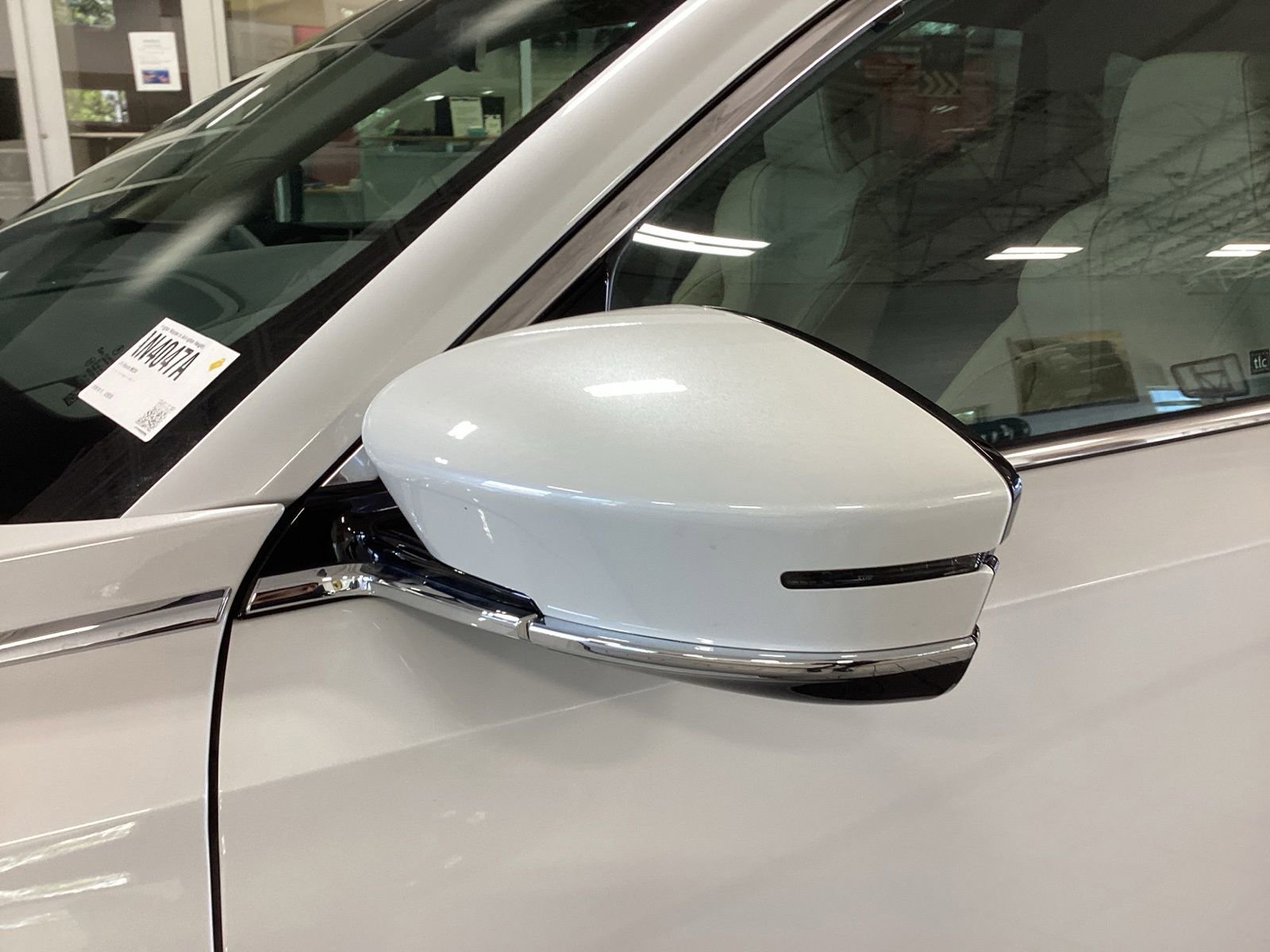 Used 2024 Acura MDX SH-AWD w/ Technology Package image 12
