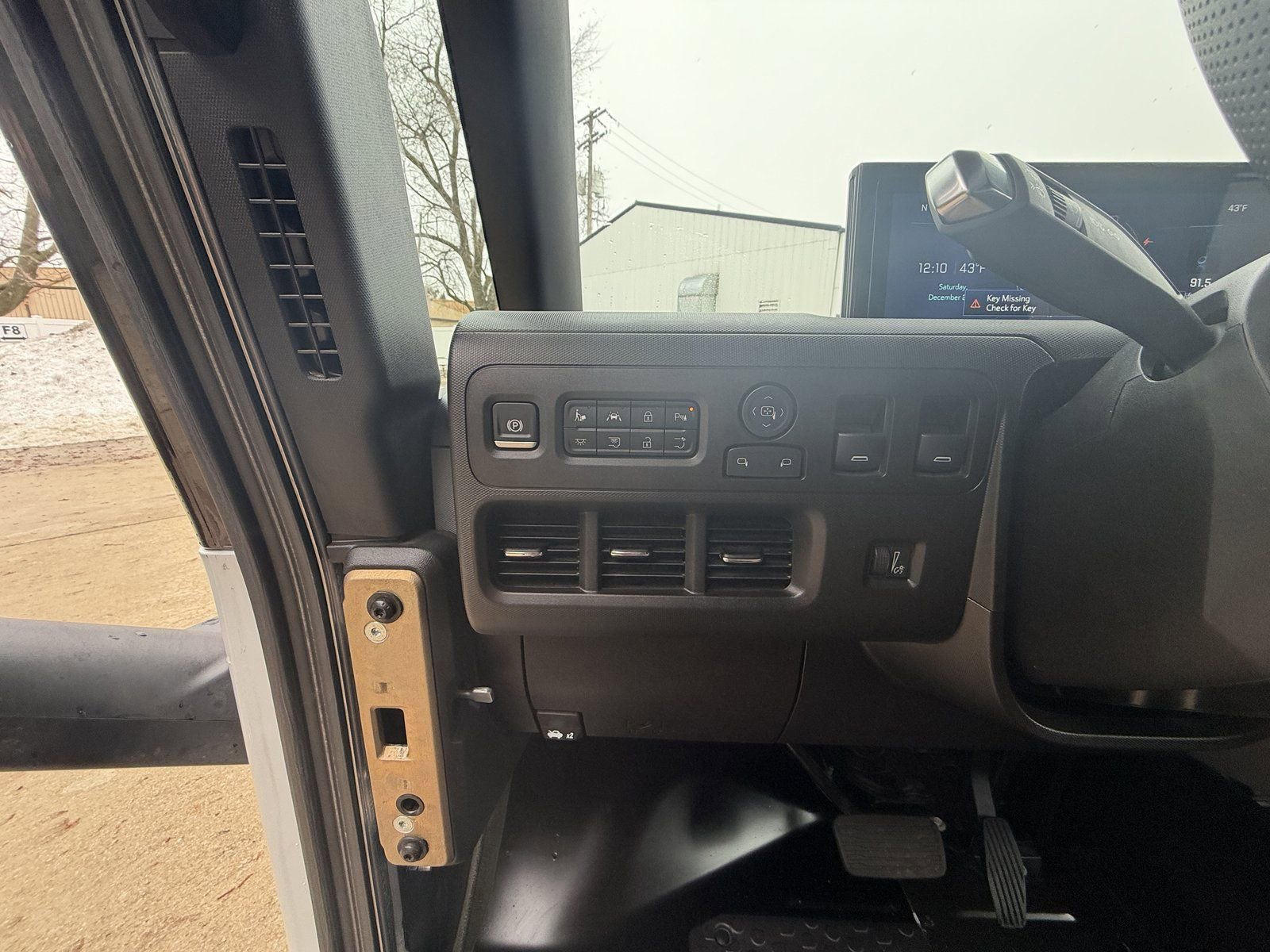 Used 2024 Chevrolet Brightdrop 400 w/ Commercial Equipment Package AWD/4WD image 10