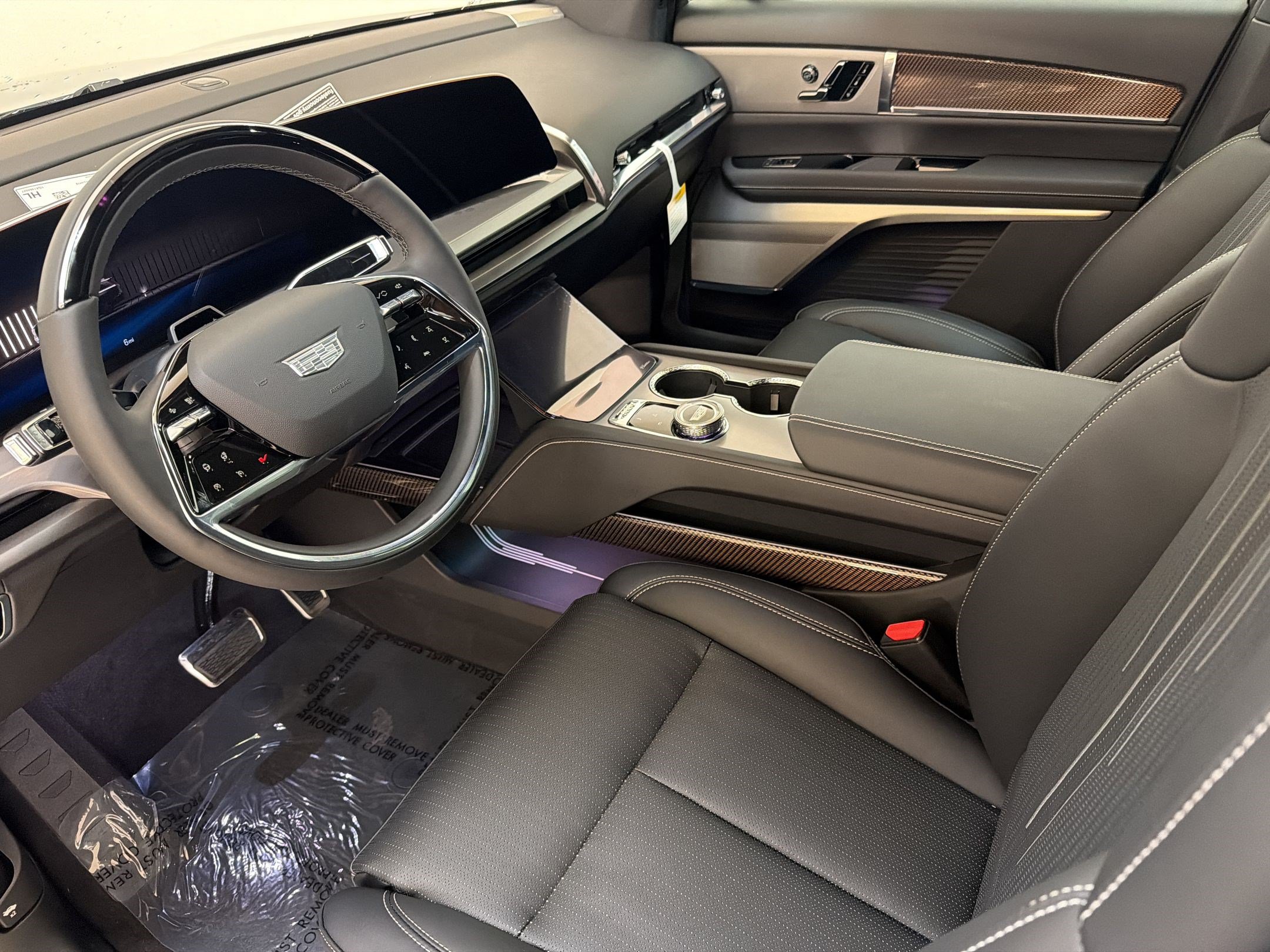 New 2027 Cadillac Vistiq Sport w/ LPO, Floor Liner Package AWD/4WD image 4