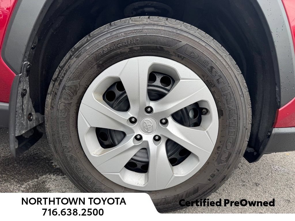 Used 2025 Toyota RAV4 LE AWD/4WD image 11