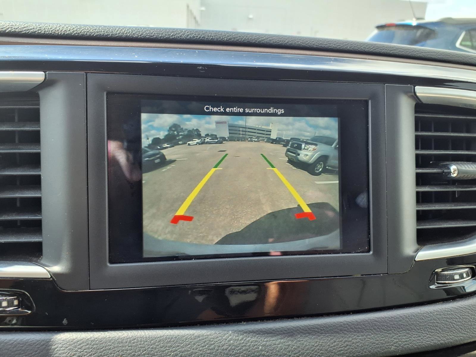 Used 2018 Chrysler Pacifica Touring-L image 5