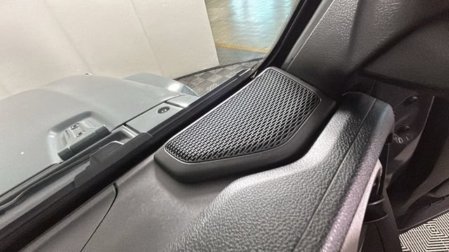 Used 2024 Jeep Wrangler Unlimited w/ Convenience Group AWD/4WD image 29