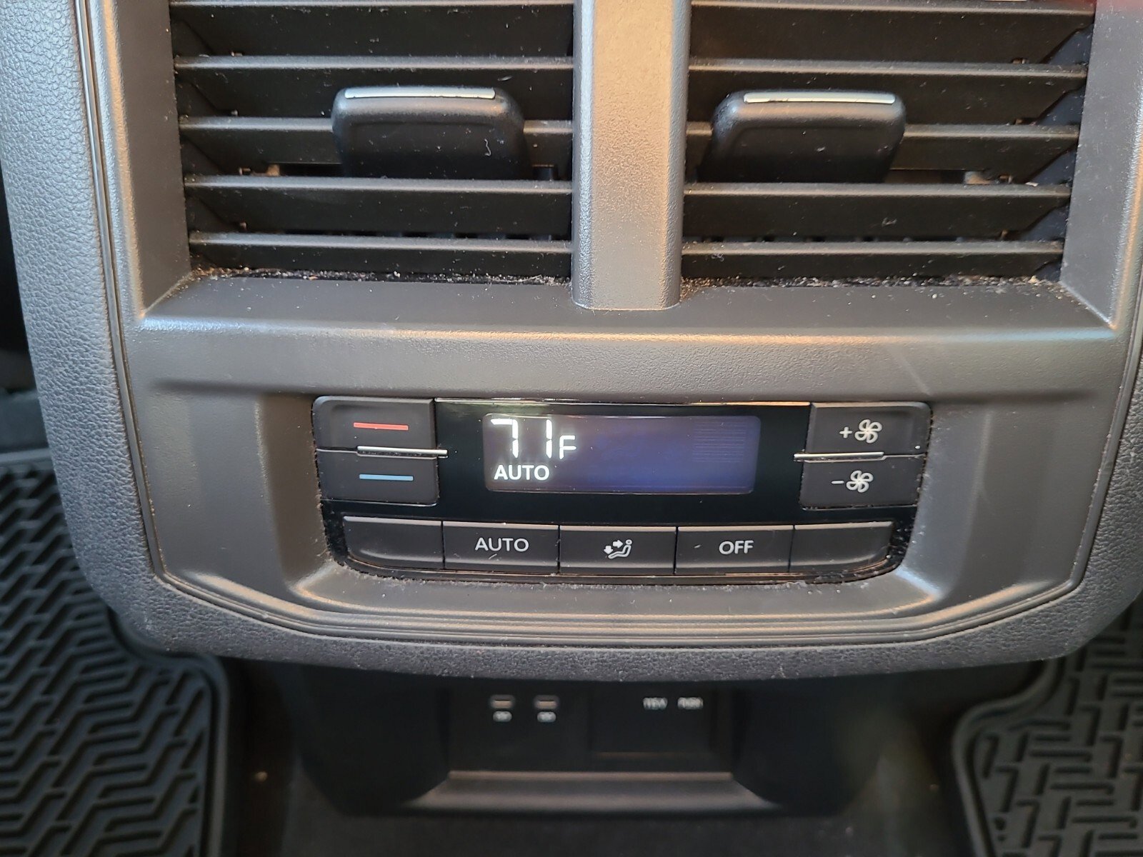 Certified 2023 Volkswagen Atlas SE image 12