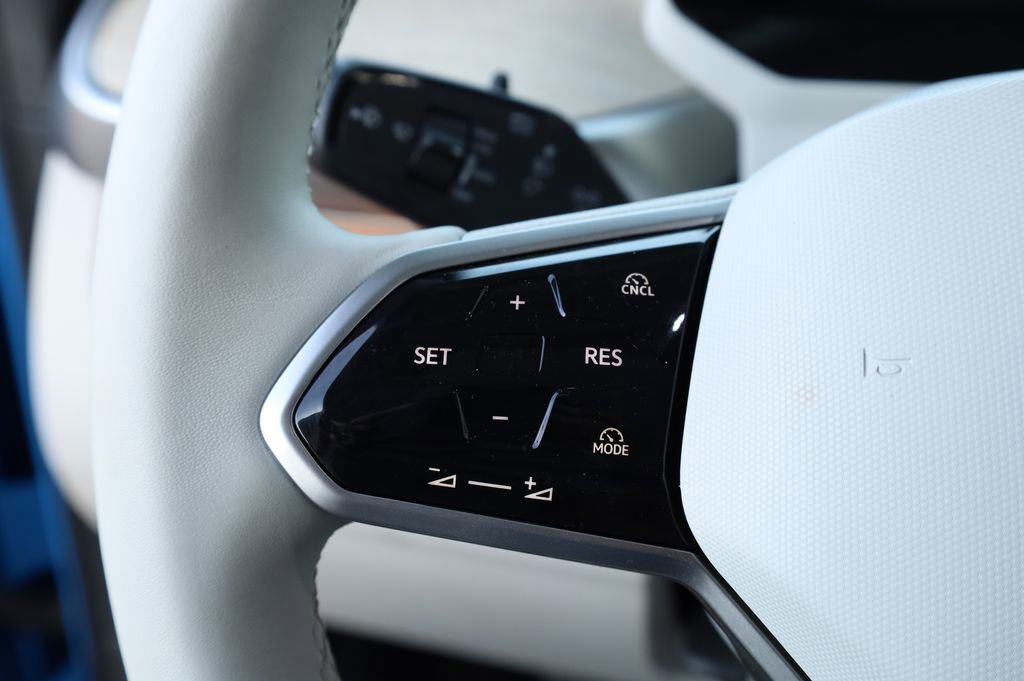 Used 2025 Volkswagen ID. Buzz 1st Edition image 29