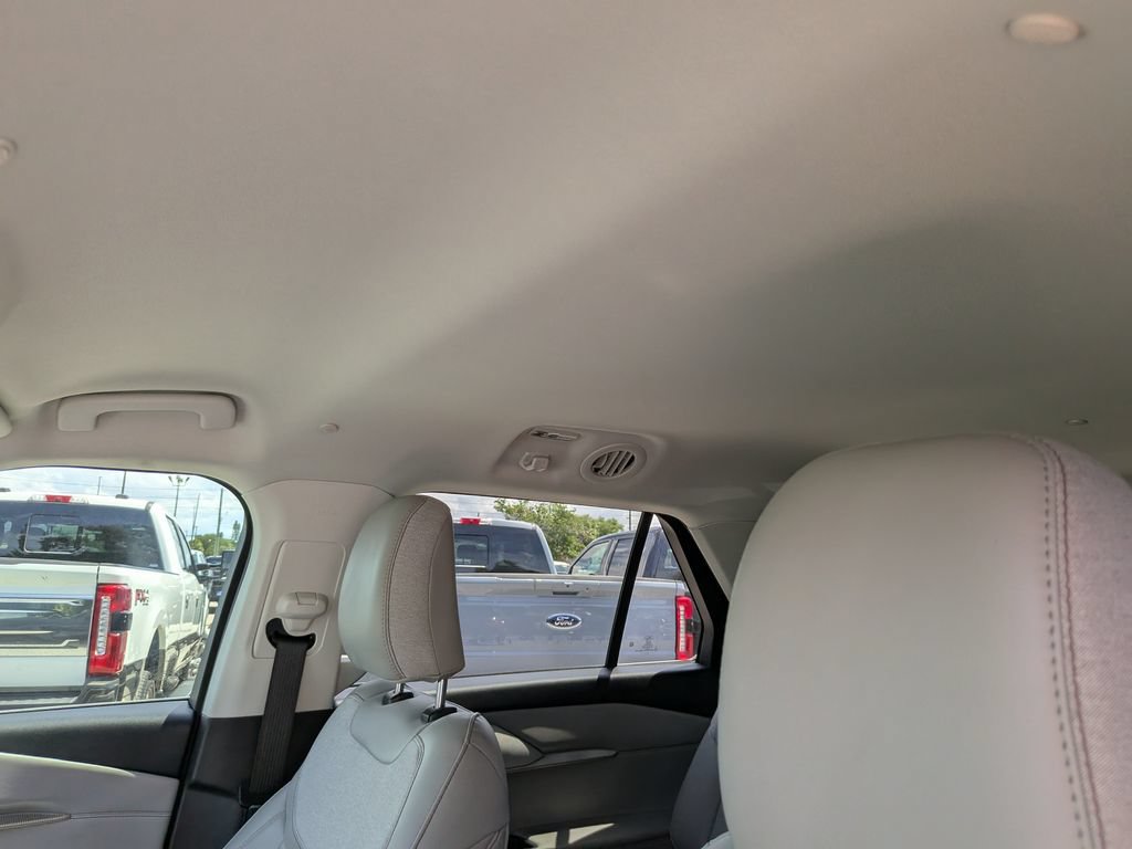 Used 2026 Ford Explorer Active w/ Active Comfort Package RWD image 21