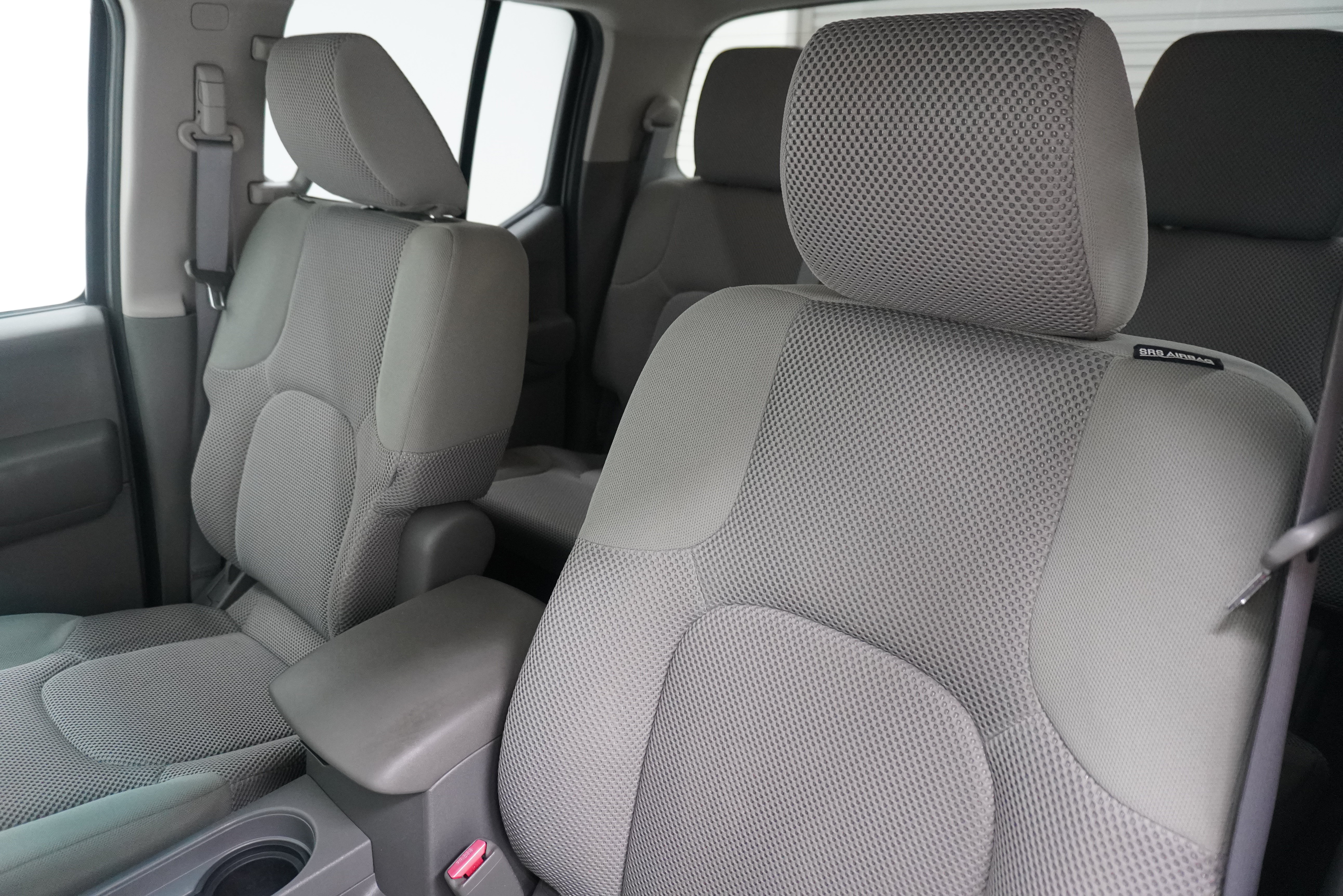 Used 2013 Nissan Frontier SV w/ SV Value Truck Pkg RWD image 9