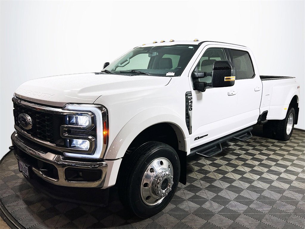 Used 2024 Ford F450 Lariat w/ Camper Package image 4