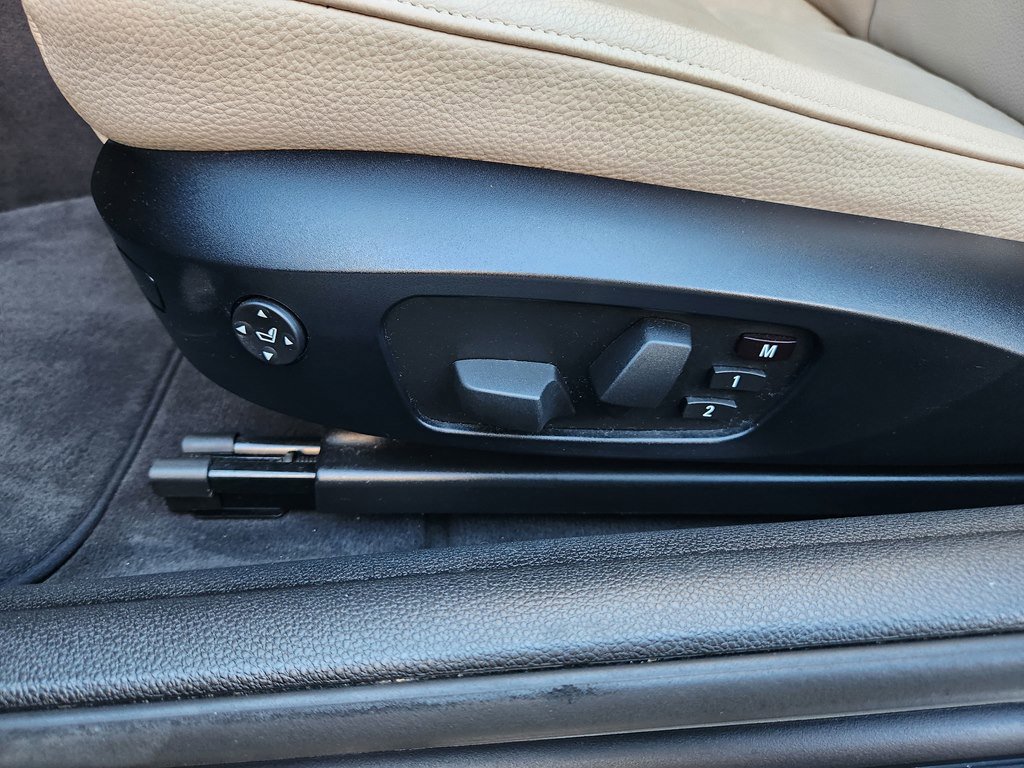 Used 2013 BMW 128i Convertible image 27