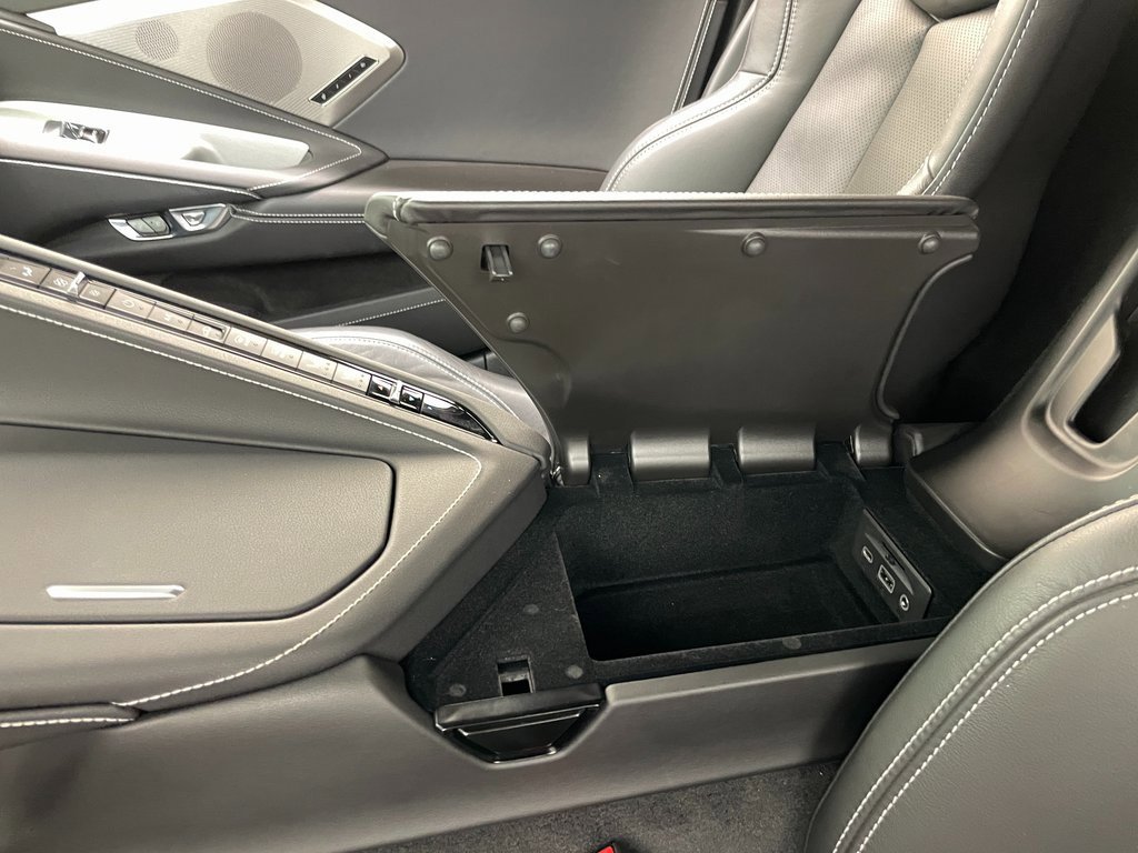 Used 2021 Chevrolet Corvette Stingray Preferred Cpe w/ Battery Protection Package image 32