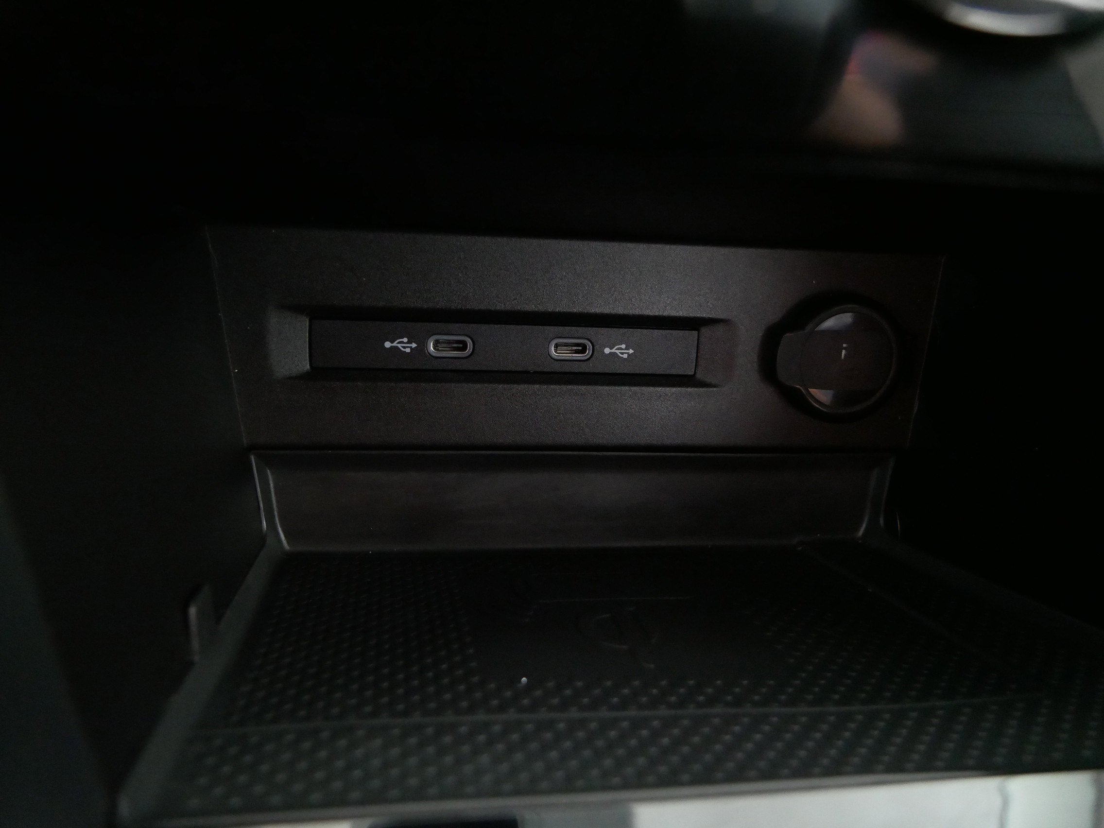 Certified 2022 Volkswagen Taos SEL w/ Panoramic Sunroof Package image 30