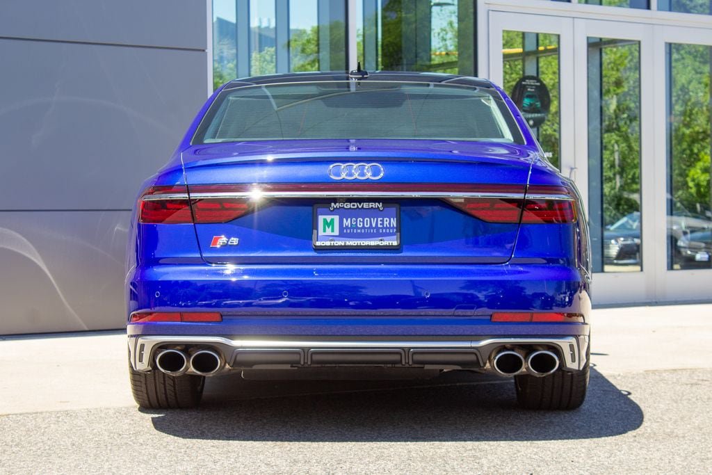 Used 2023 Audi S8 w/ S8 Comfort Plus Package AWD/4WD image 9