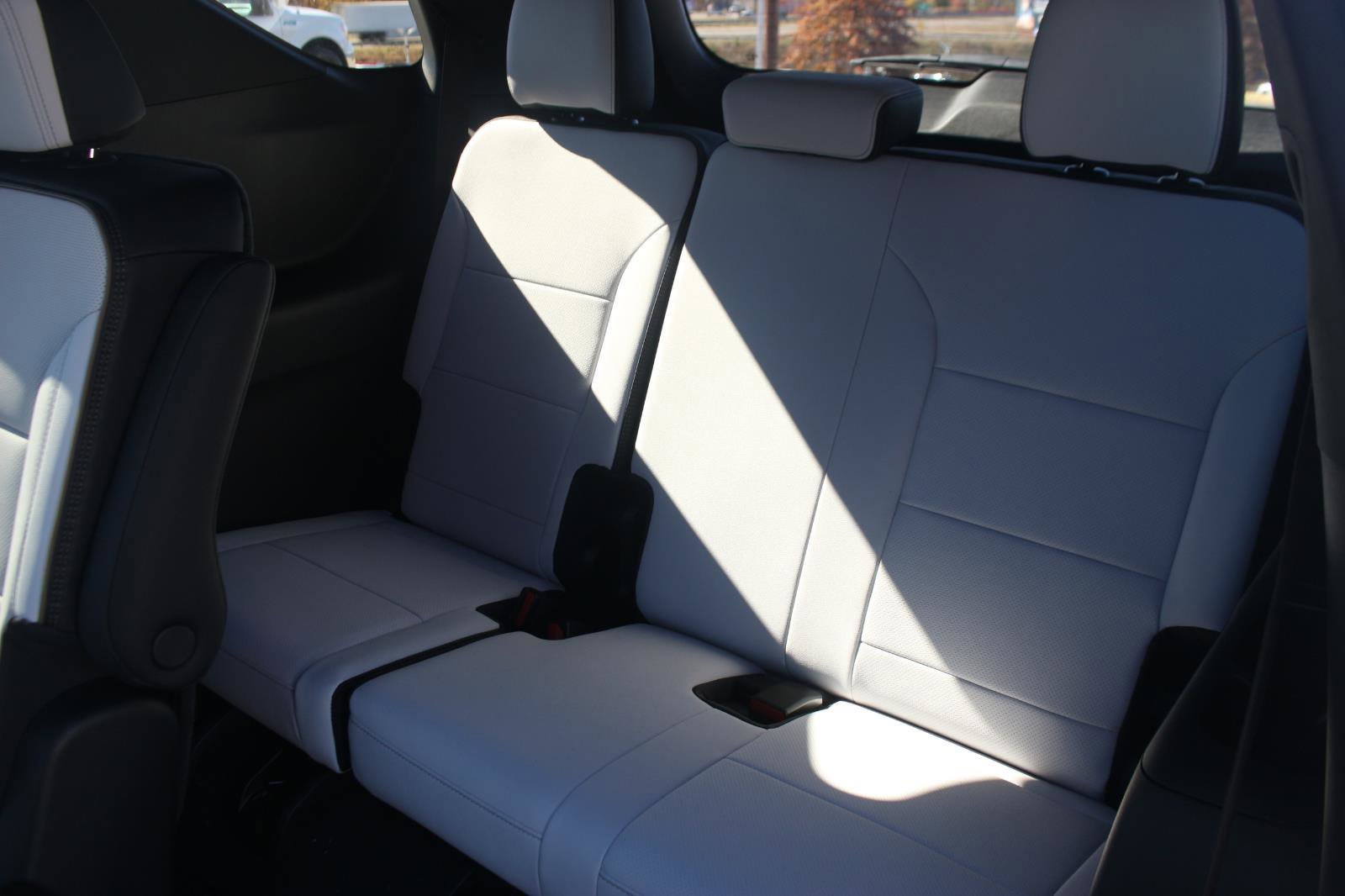 New 2026 Chevrolet Traverse High Country w/ LPO, Floor Liner Package image 10