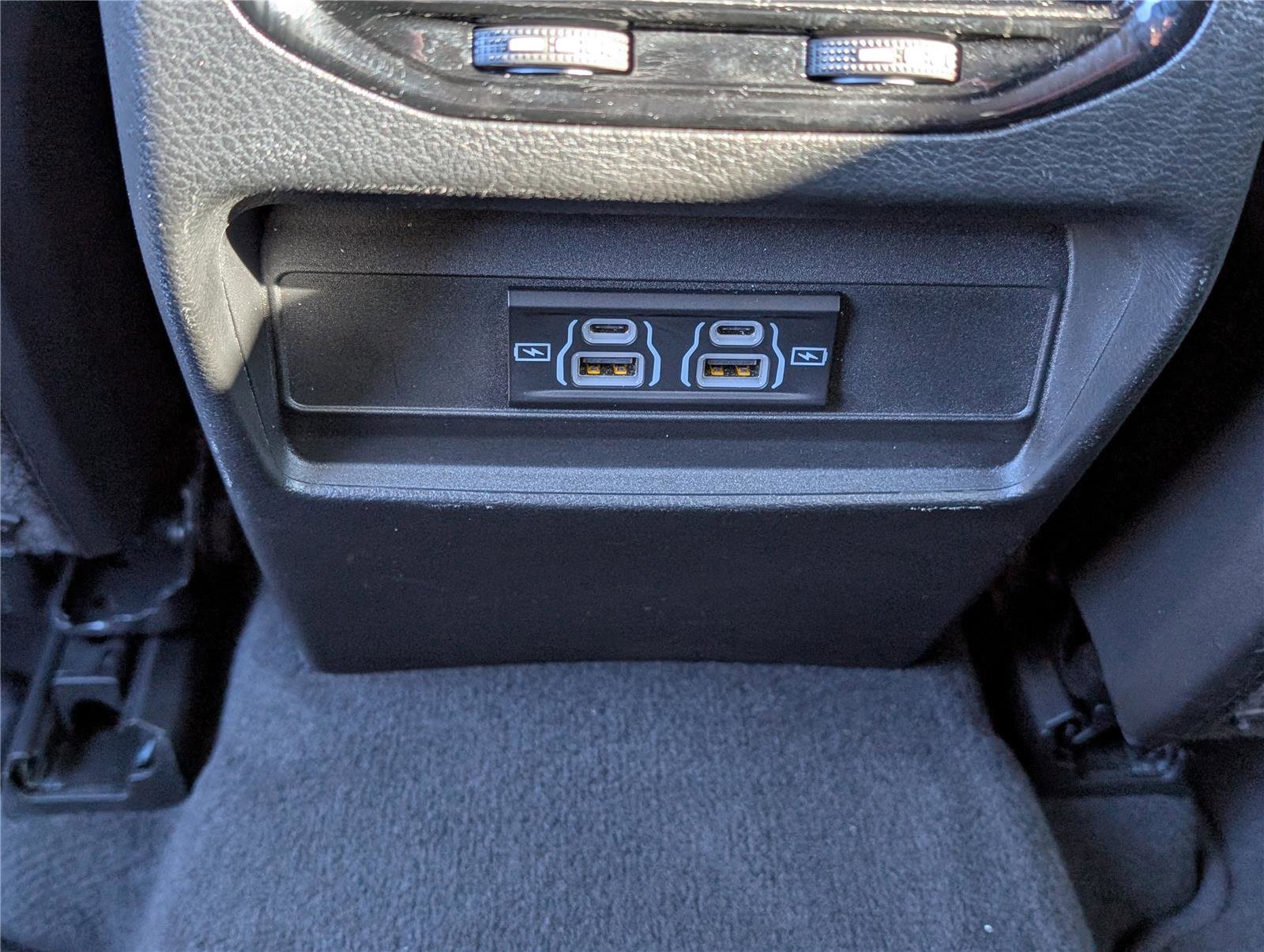 Used 2023 Jeep Grand Cherokee Laredo X image 15