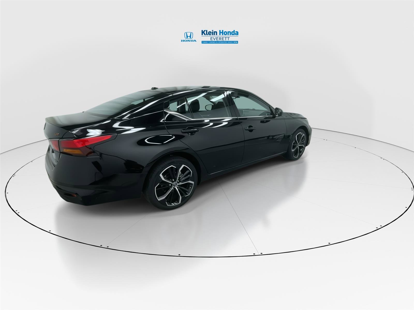 Used 2024 Nissan Altima 2.5 SR image 2