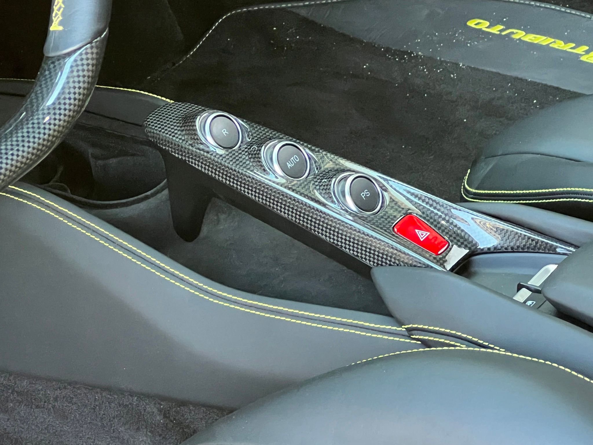 Used 2022 Ferrari F8 Tributo RWD image 33