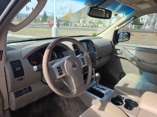 Used 2011 Nissan Pathfinder SV image 15