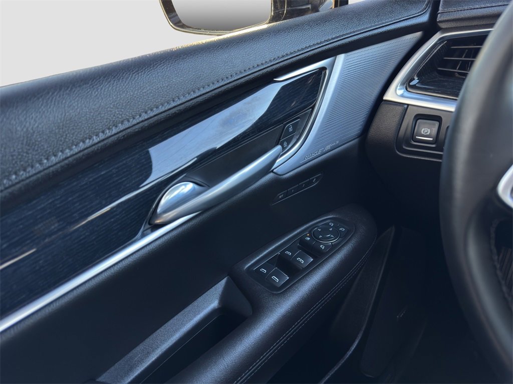 Used 2025 Cadillac XT5 Premium Luxury image 27