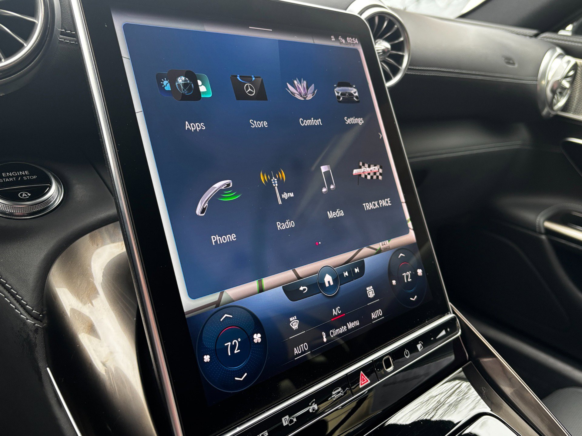 Used 2022 Mercedes-Benz SL 63 AMG 4MATIC w/ Driver Assistance Package image 43