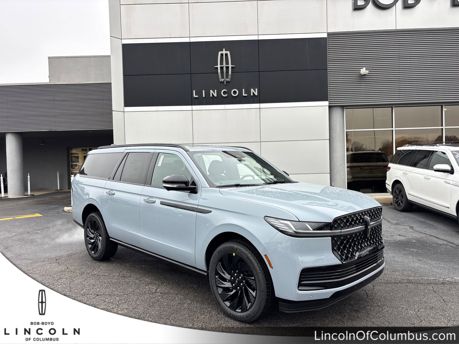 New 2025 Lincoln Navigator L Reserve w/ Jet Appearance Package