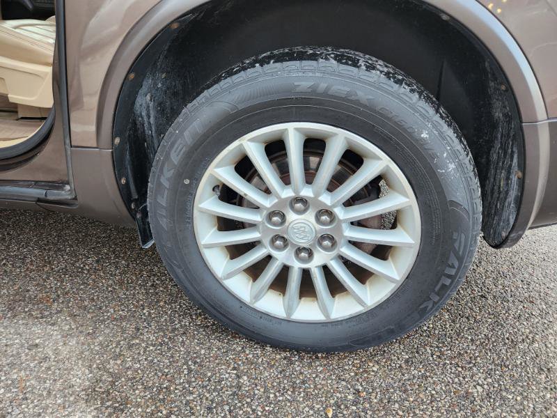 Used 2009 Buick Enclave CXL w/ Entertainment Package #3 image 32