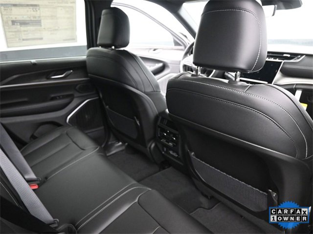 Used 2025 Jeep Grand Cherokee Limited w/ Luxury Tech Group II image 15