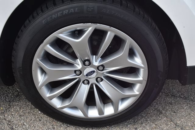 Used 2018 Ford Taurus Limited FWD image 51