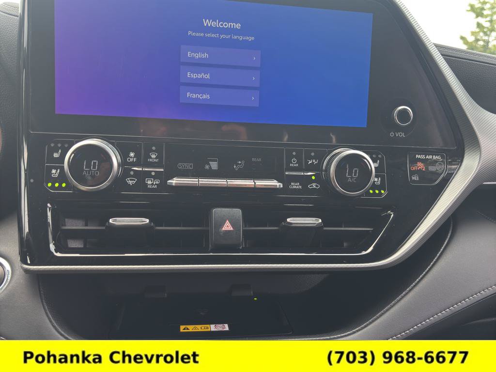 Used 2023 Toyota Highlander Platinum AWD/4WD image 16