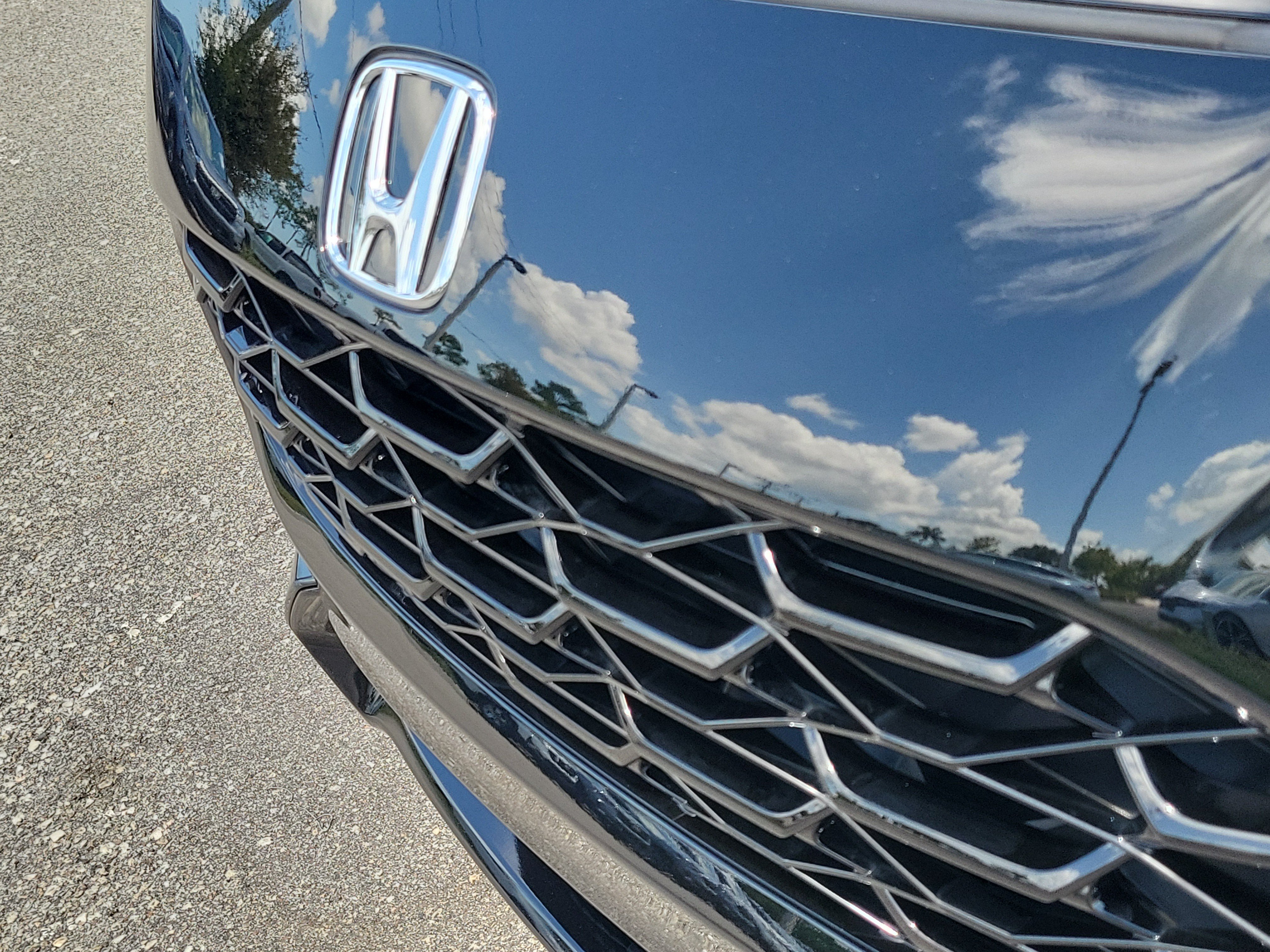 Used 2025 Honda HR-V EX-L image 12