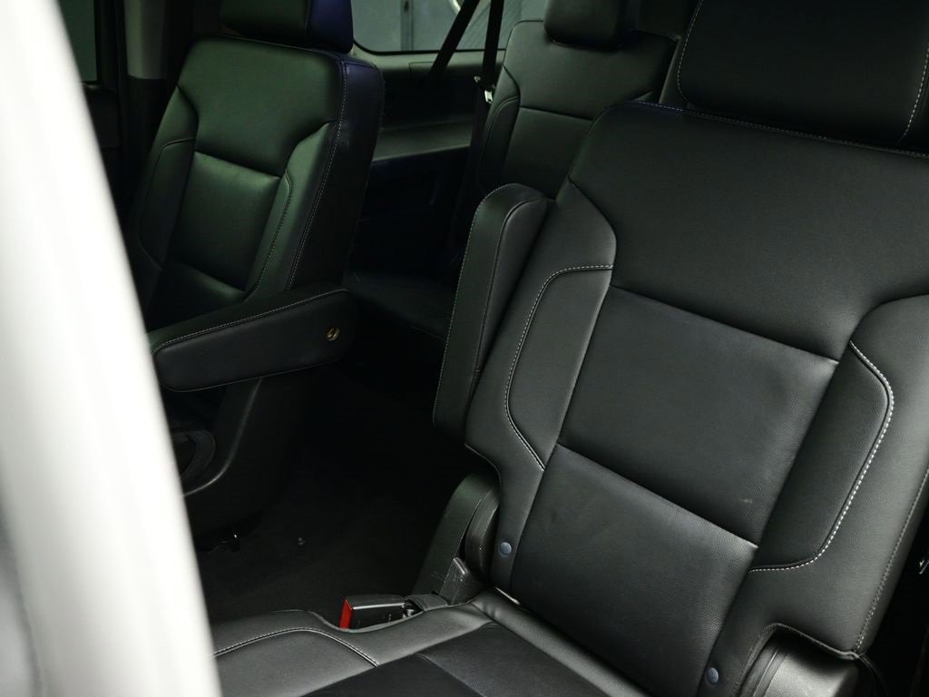 Used 2020 Chevrolet Suburban LT image 28