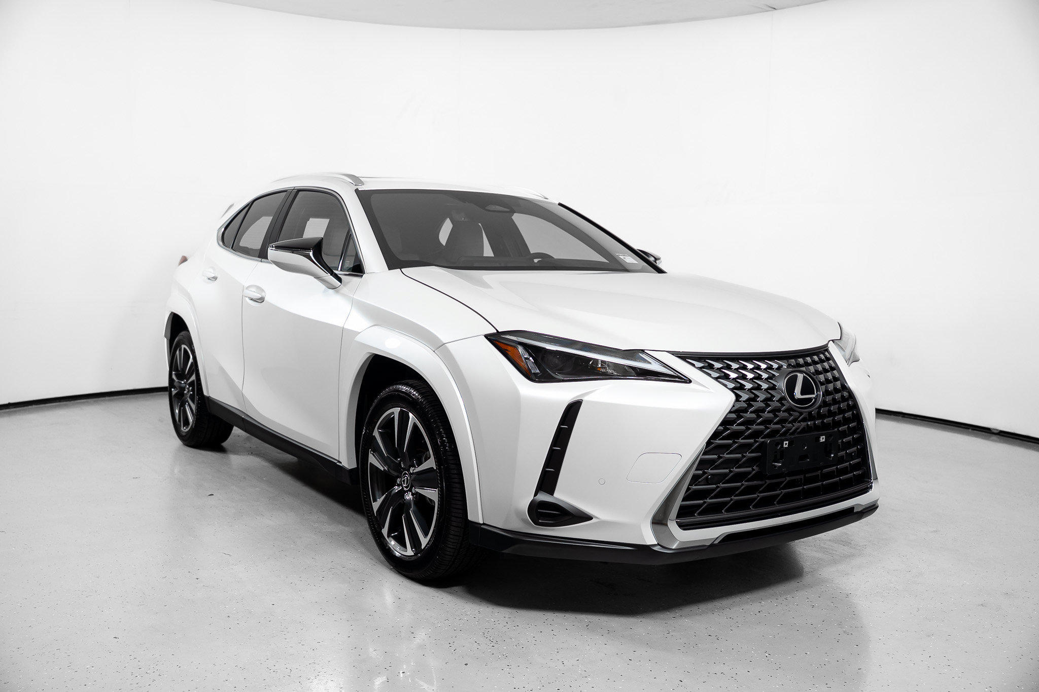 Used 2025 Lexus UX 300h AWD w/ Accessory Package (Z1) image 2