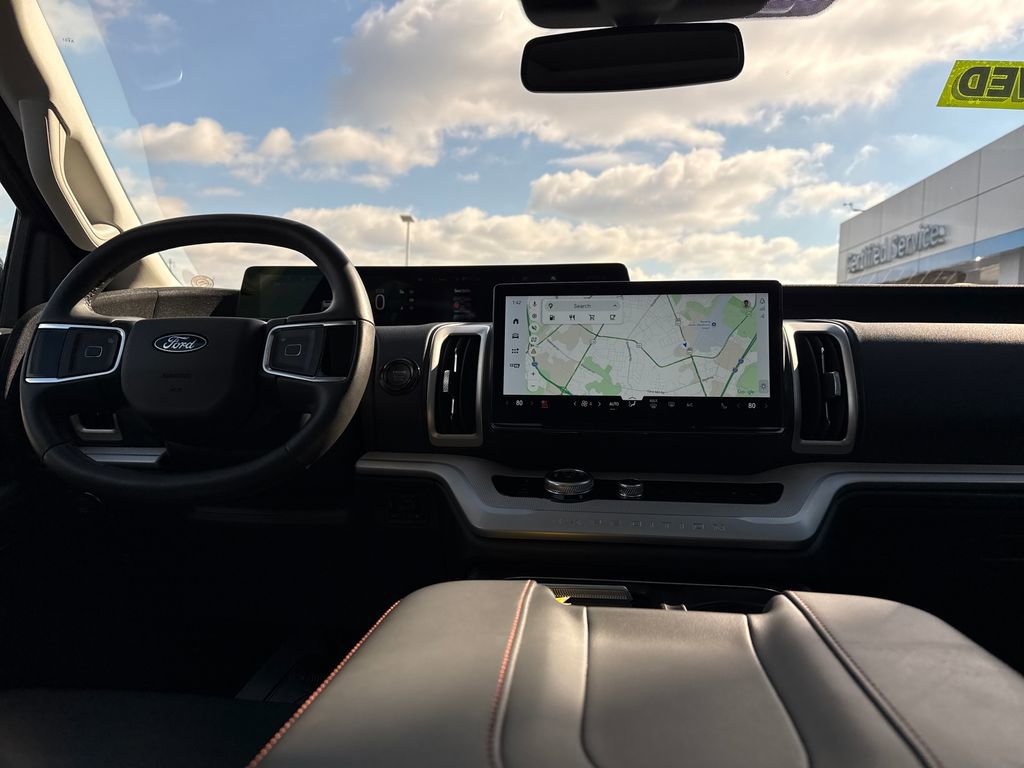 Used 2025 Ford Expedition Active image 15