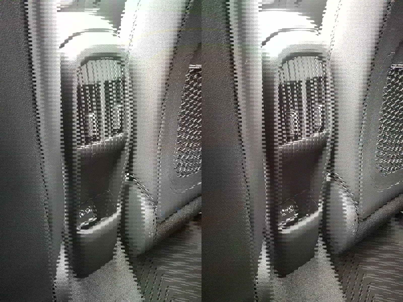 Certified 2025 Hyundai Kona Limited image 11