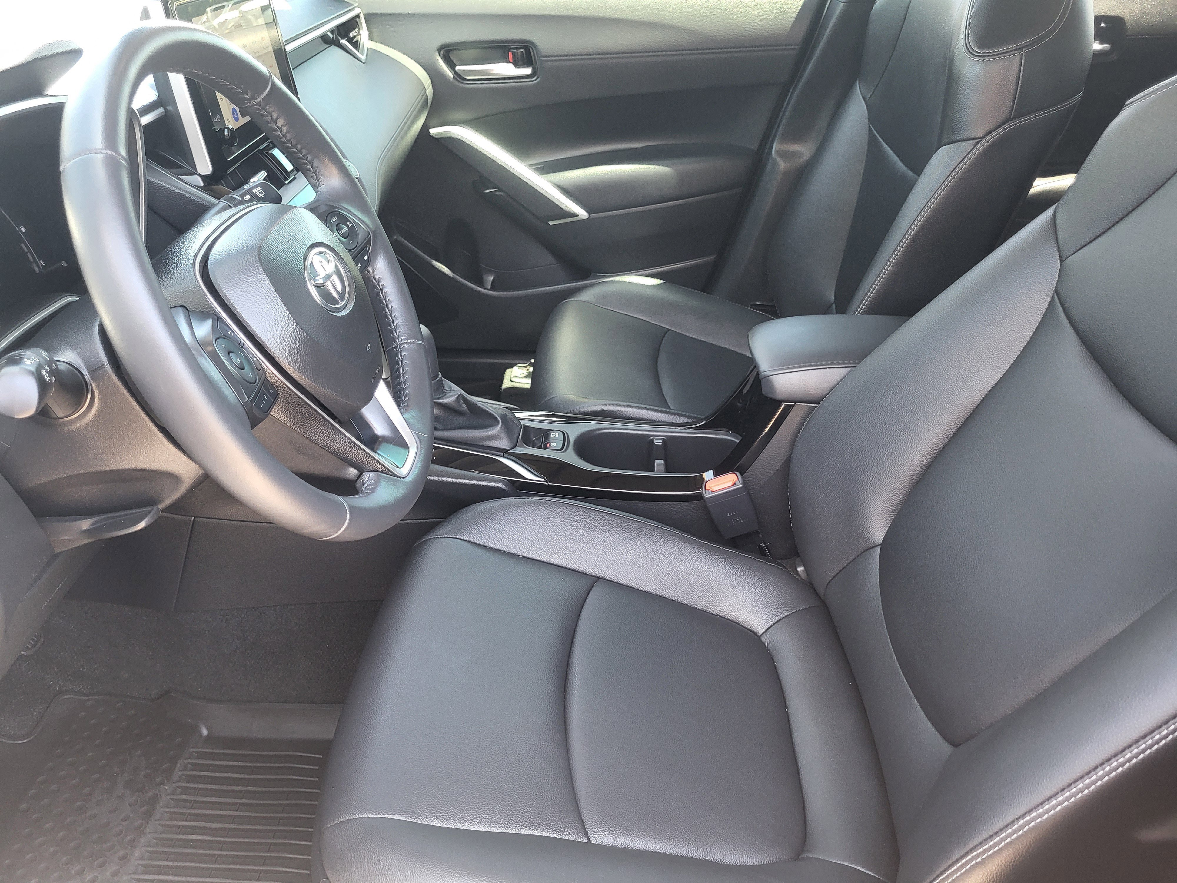 Certified 2024 Toyota Corolla Cross XLE w/ Convenience Package FWD image 10