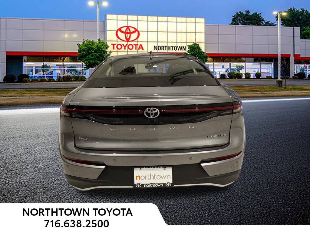Used 2023 Toyota Crown Limited image 42