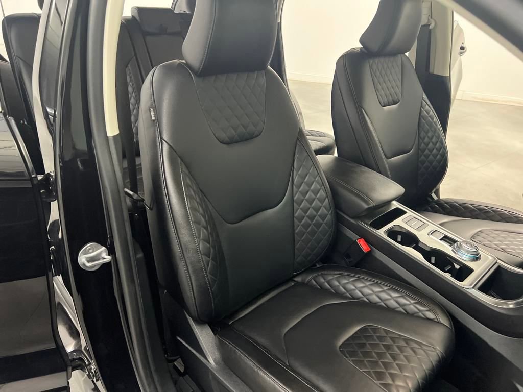 Used 2024 Ford Edge Titanium image 22