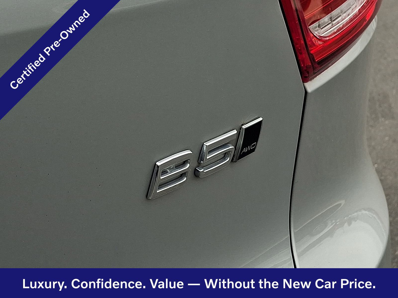 Certified 2024 Volvo XC40 B5 Plus w/ Protection Package Premier AWD/4WD image 31