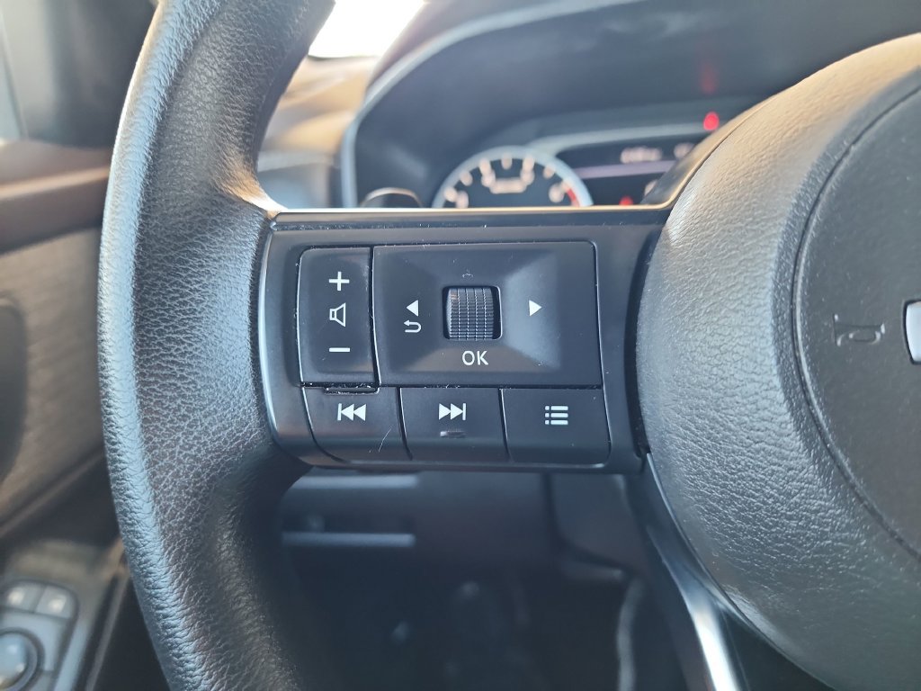 Used 2023 Nissan Rogue S FWD image 20