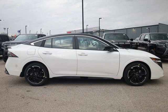 New 2026 Nissan Sentra SR w/ SR Premium Package FWD image 4