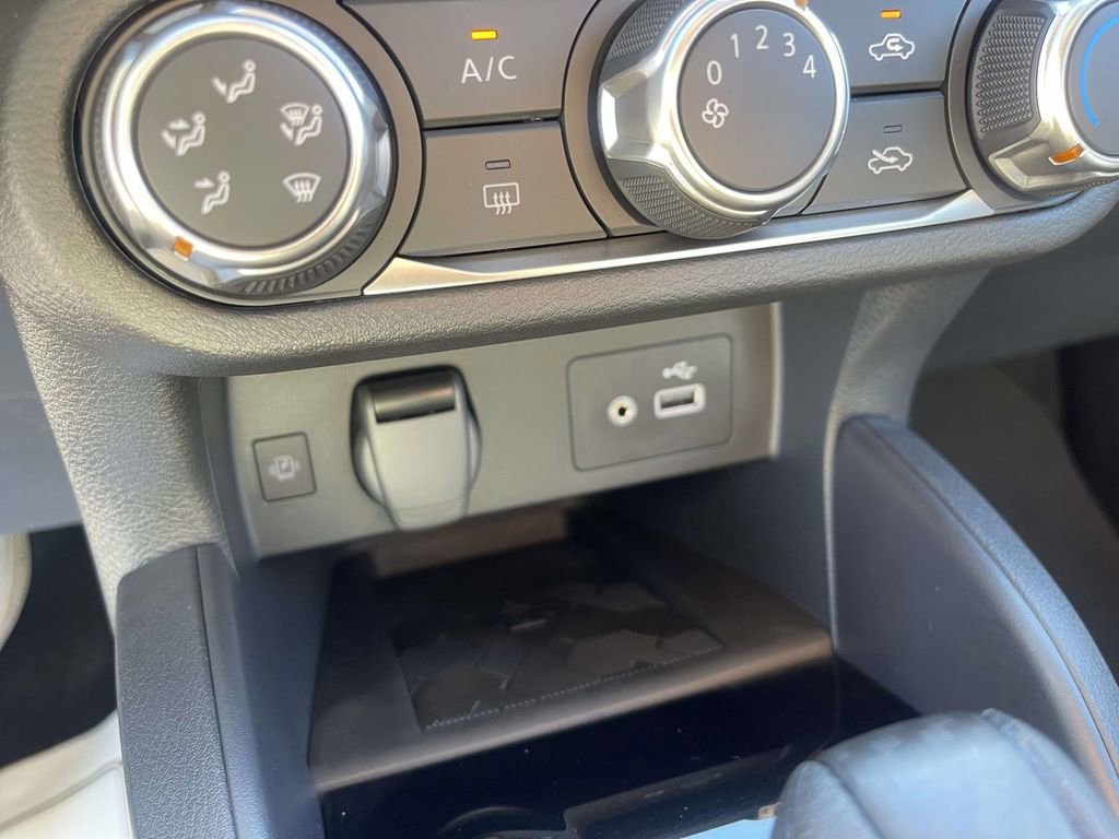 New 2025 Nissan Versa SV w/ Trunk Package image 27